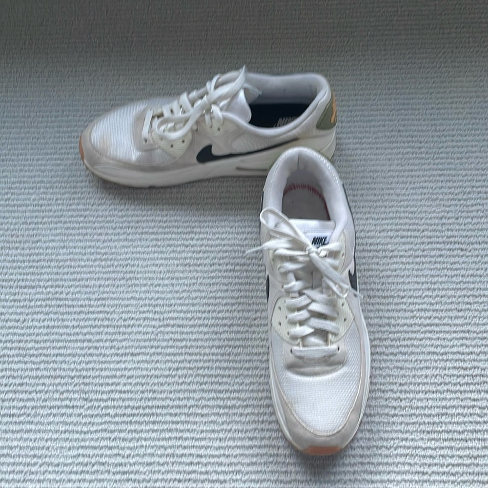 Custom Air Max 90s in 11.5 - Picture 2 of 4